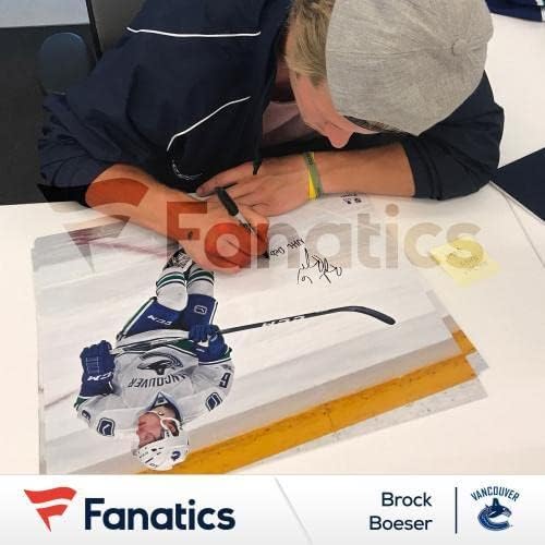 ממוסגר ברוק בוזר ונקובר קאנוקס חתימה על חתימה 16 x 20 NHL צילום החלקה על הופעת הבכורה עם הופעת הבכורה