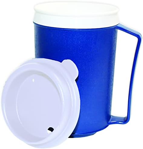 יתרון שיקום ספל כחול מבודד מפלסטיק עם מכסה כוס לבן